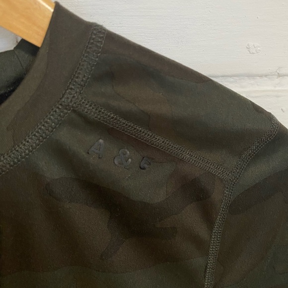 Abercrombie & Fitch Camo Workout Gym T-shirt - Picture 2 of 7